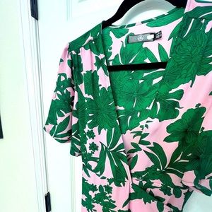 Light and Floral Tropical ASOS wrap dress - size 4